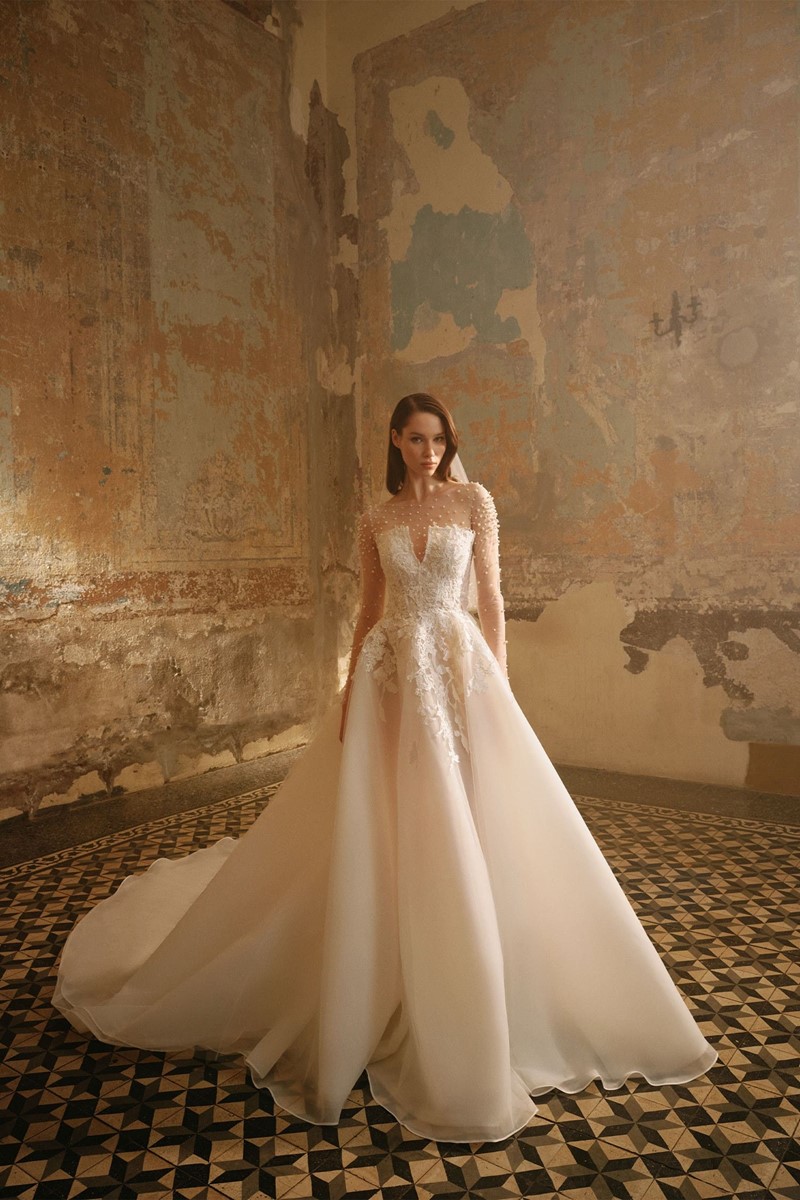 ORGANZA WEDDING DRESS WITH PEARL EMBROIDERED LACE APPLIQUE
